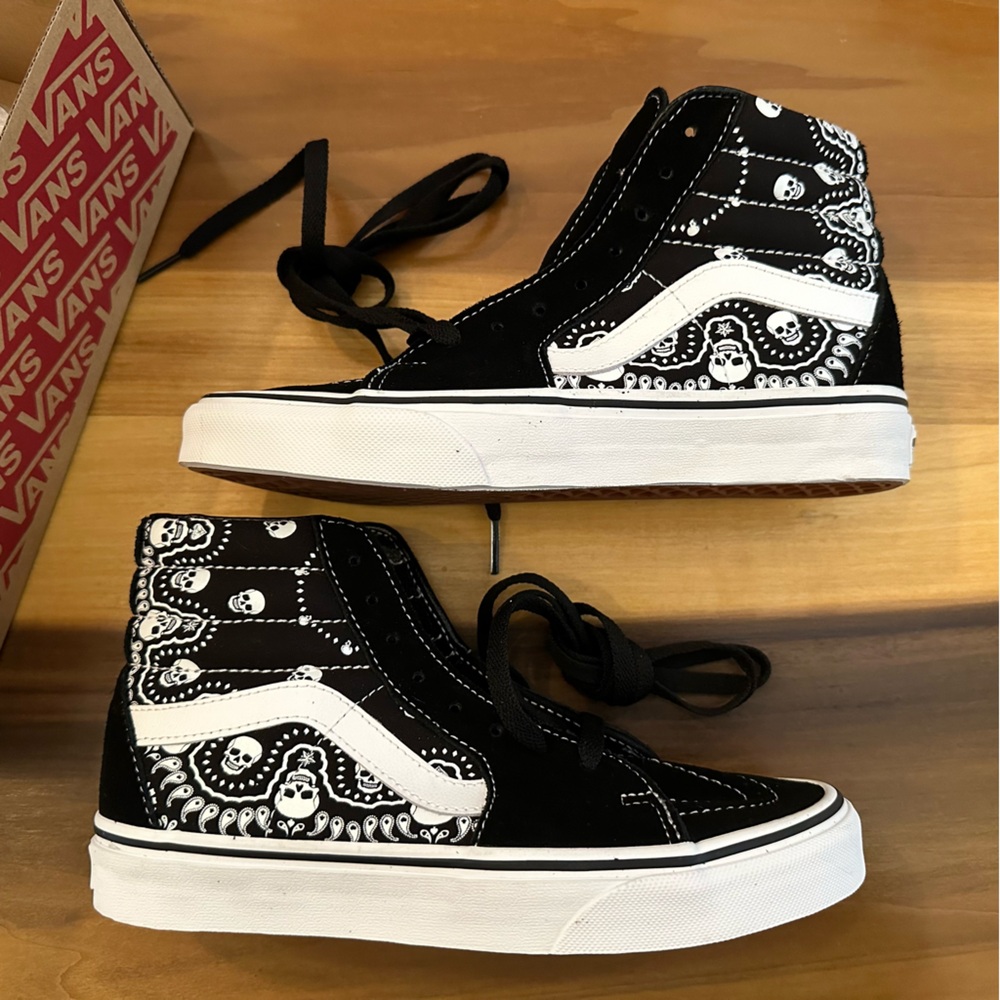 Vans sk8- high women’s size 6.5 NWT
